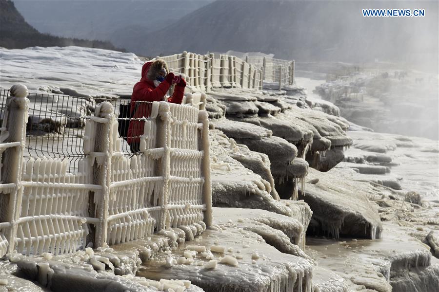 CHINA-SHANXI-HUKOU WATERFALL-WINTER SCENERY (CN)