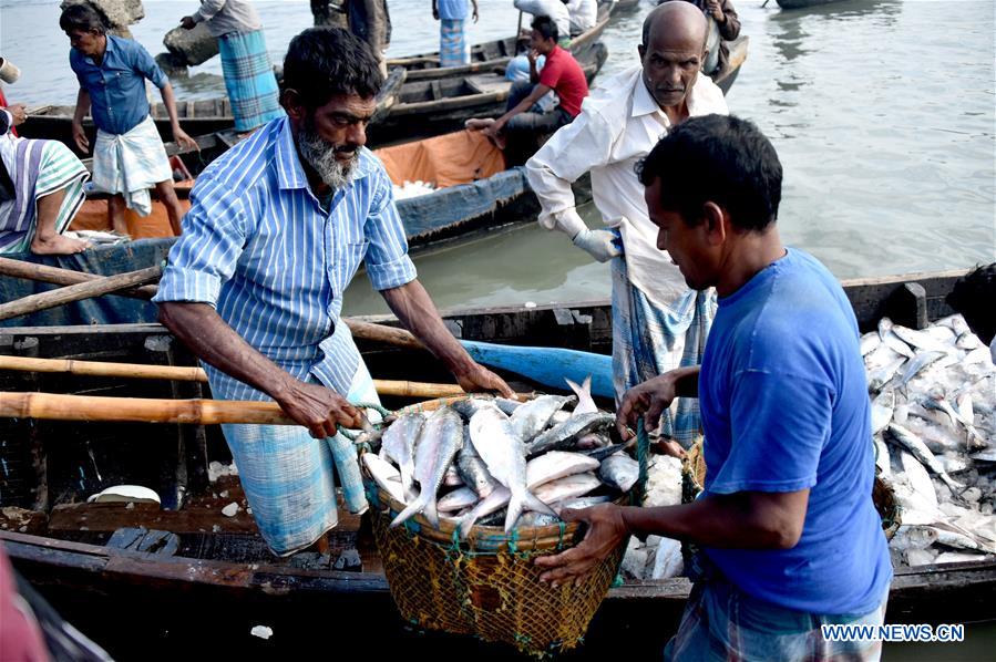 BANGLADESH-COX'S-BAZAR-FISH-LANDING STATION