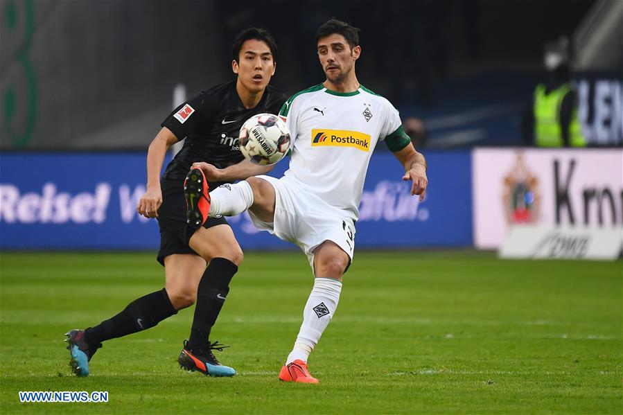 (SP)GERMANY-FRANKFURT-SOCCER-BUNDESLIGA-FRANKFURT VS MOENCHENGLADBACH