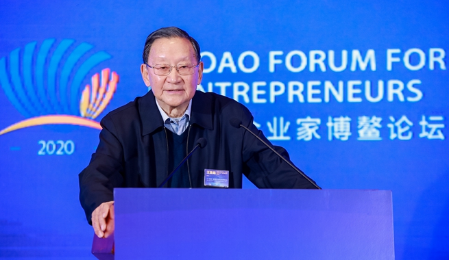 中國科學(xué)院院士，國際歐亞科學(xué)院院士，中國地源熱泵產(chǎn)業(yè)聯(lián)盟名譽(yù)理事長汪集暘演講