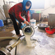 奶業(yè)困局，路在何方？