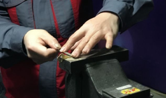 徒手配鑰匙、冰火焊鋼管&hellip;&hellip;這些航天工匠們的超群技藝令人嘆服！