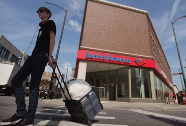 【美國銀行】計(jì)劃年底前裁員1.6萬人 全面削減成本