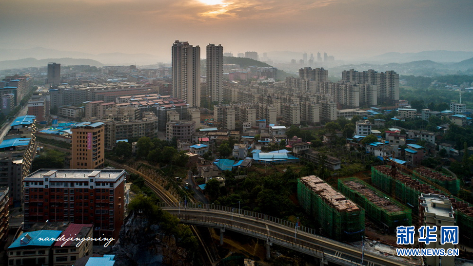 改革開放40年，縣城變化令人驚