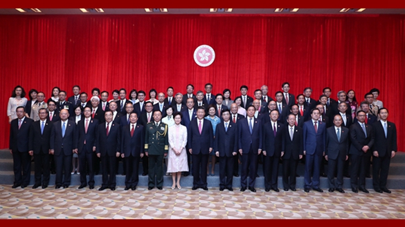 習(xí)近平會見香港特別行政區(qū)新任行政、立法、司法機構(gòu)負(fù)責(zé)人