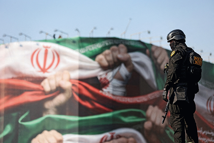 壓力重重，伊朗在經(jīng)歷什么