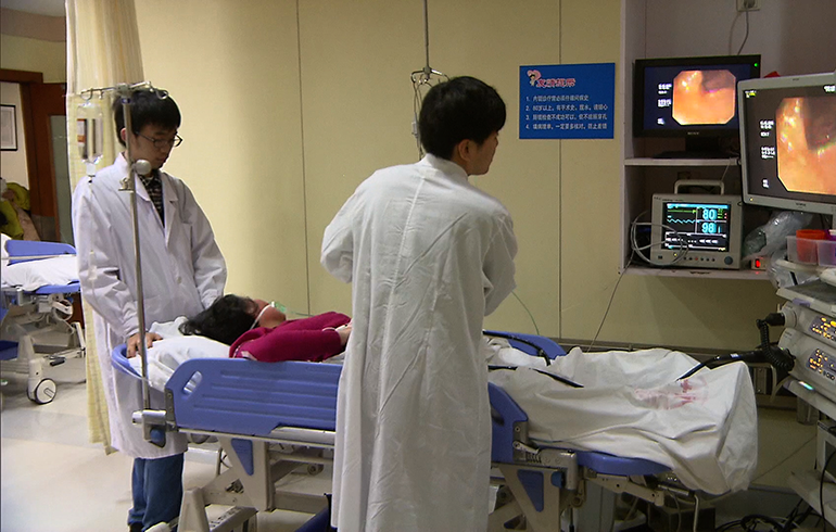 致敬偉大改革｜對(duì)話40年，講述身邊的健康故事（第九集）&mdash;&mdash;提高質(zhì)量、創(chuàng)新技術(shù)，讓患者更安心