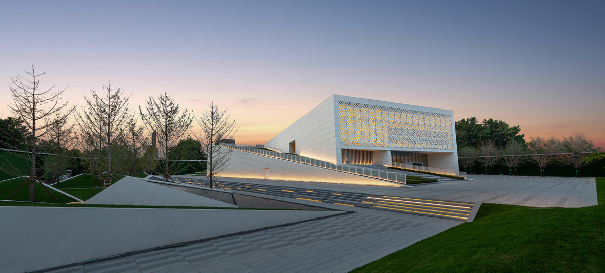 中央商務(wù)區(qū)展示中心正式對(duì)外開放，拉開了這座百年城市煥新升級(jí)的大幕