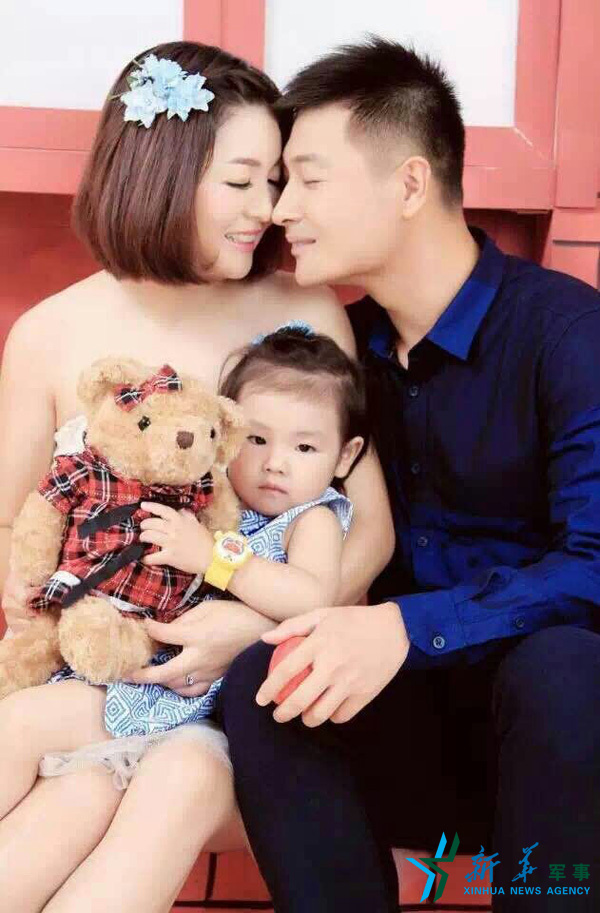 &uarr;資料圖片：張超一家三口合影。