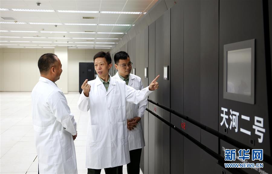 （圖文互動）（8）為了&ldquo;中國號&rdquo;巨輪揚帆遠航&mdash;&mdash;中國共產(chǎn)黨領(lǐng)導(dǎo)下的人民軍隊忠于祖國、服務(wù)人民啟示錄