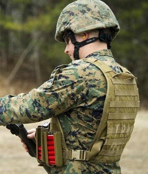 是電影還是現(xiàn)實(shí)？美軍陸戰(zhàn)隊(duì)士兵操大槍射擊練習(xí)