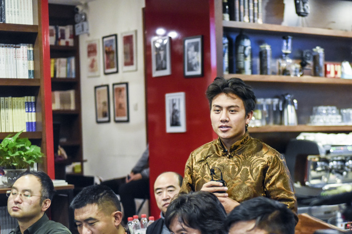 安久家族老八：我們的家族一直在做技藝的傳承，這是我們的使命，我們應(yīng)該承擔起來。希望能用我學到的知識，把我們家族的技藝推廣到更廣大的市場。