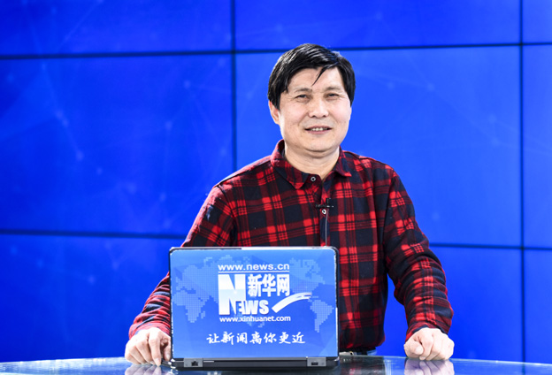 從開(kāi)始的花鳥(niǎo)畫(huà)轉(zhuǎn)為山水畫(huà)創(chuàng)作，更欣賞山水畫(huà)的大氣。多年努力到名山大川去寫(xiě)生，搜集素材，創(chuàng)作具有生活氣息的書(shū)畫(huà)作品。