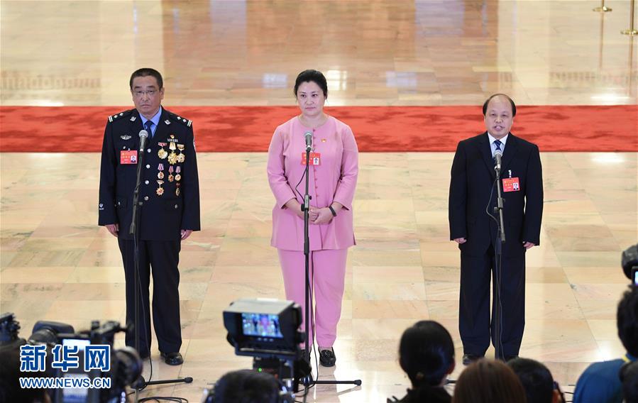 （十九大&middot;黨代表通道）（26）采訪(fǎng)黨代表