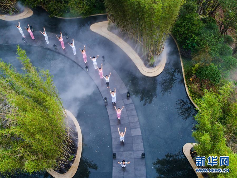 (十九大·讀報(bào)告 話民生)(15)加快生態(tài)文明體制改革,建設(shè)美麗中國(guó)