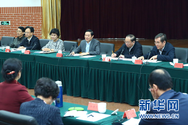 4月12日，中共中央政治局委員、中央書記處書記、中宣部部長劉奇葆在北京出席&ldquo;走向世界的中國兒童文學(xué)&rdquo;座談會并講話。 新華社記者丁海濤攝