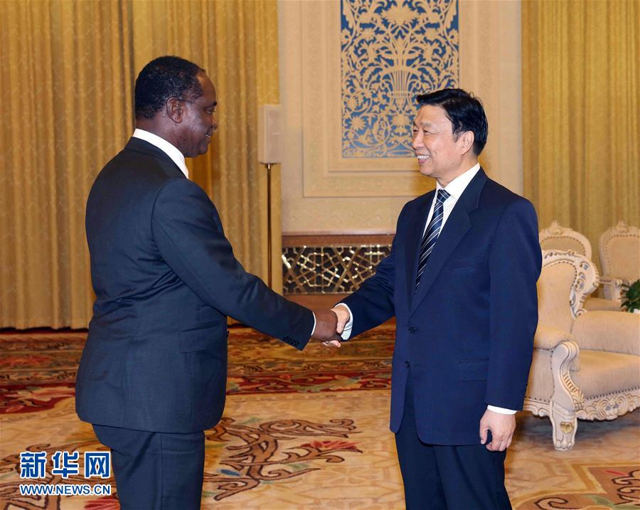 （XHDW）李源潮會(huì)見塞拉利昂外長(zhǎng)卡馬拉 