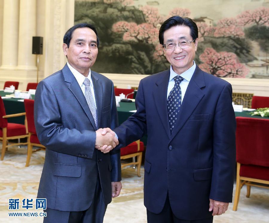 7月7日，中共中央書記處書記、中央紀(jì)委副書記趙洪祝在北京同老撾人民革命黨中央政治局委員、中央紀(jì)委書記、政府副總理本通率領(lǐng)的老撾人民革命黨代表團(tuán)舉行工作會(huì)談。新華社記者 姚大偉 攝 