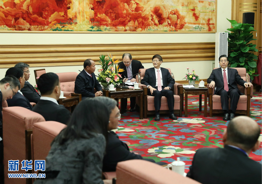 12月27日，中共中央政治局委員、中央政法委書記孟建柱在北京集體會見出席湄公河流域執(zhí)法安全合作機制成立五周年部長級會議的各國代表團團長。新華社記者 王曄 攝 