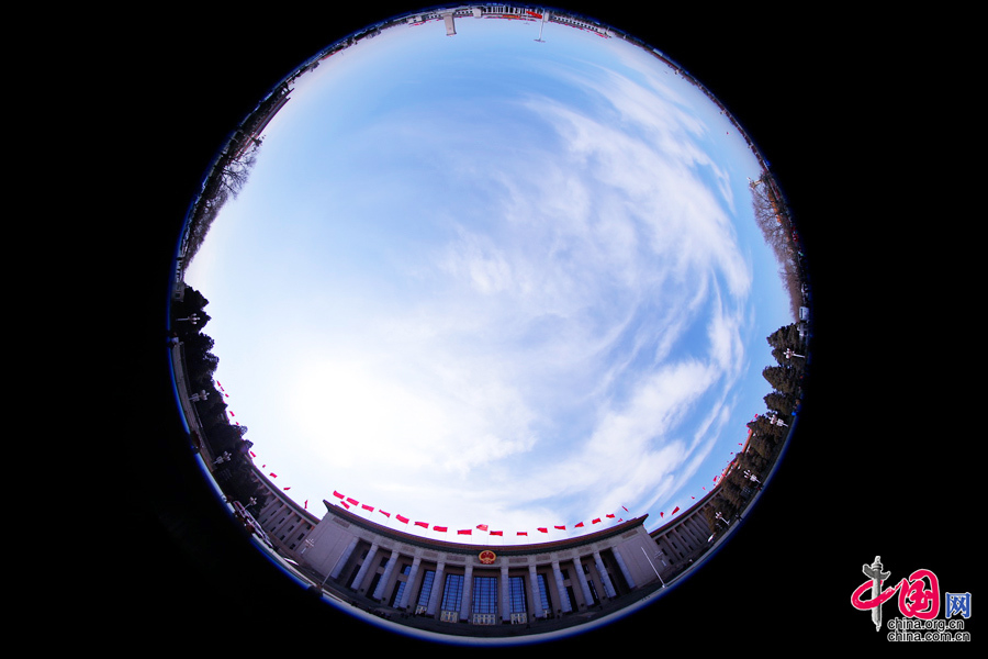  人民大會(huì)堂、天安門廣場、人民英雄紀(jì)念碑外部全景。中國網(wǎng) 鄭亮攝