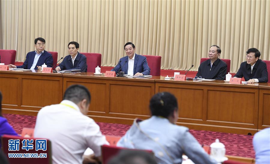 5月18日，中共中央政治局委員、中央書記處書記、中宣部部長劉奇葆在北京出席紀(jì)念新華書店成立80周年座談會并講話。 新華社記者 張領(lǐng) 攝