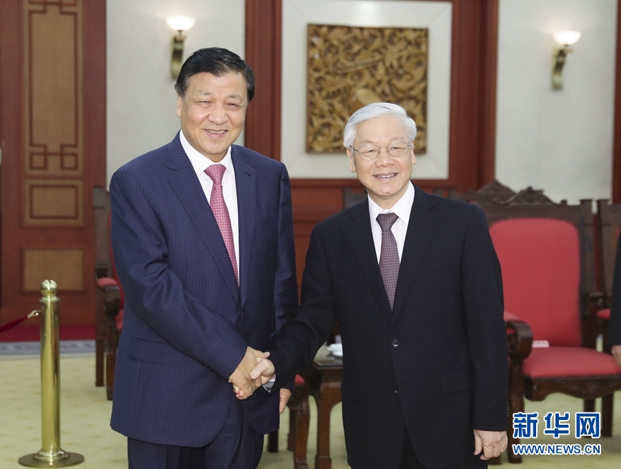 應(yīng)越南共產(chǎn)黨邀請(qǐng)，中共中央政治局常委、中央書(shū)記處書(shū)記劉云山9月18日至19日對(duì)越南進(jìn)行正式訪問(wèn)。這是9月18日，劉云山在河內(nèi)會(huì)見(jiàn)越共中央總書(shū)記阮富仲。 新華社記者 丁林 攝