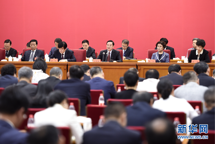 9月20日，中國(guó)電視藝術(shù)家協(xié)會(huì)第六次全國(guó)代表大會(huì)在北京召開(kāi)。中共中央政治局委員、中央書(shū)記處書(shū)記、中宣部部長(zhǎng)劉奇葆出席開(kāi)幕式并講話。新華社記者 燕雁 攝