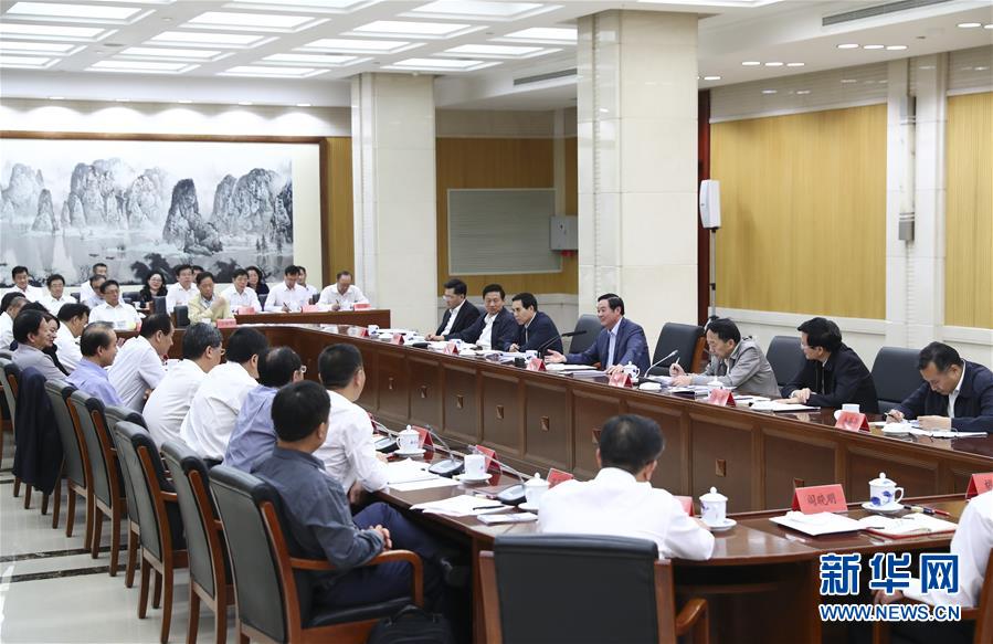 9月21日，中宣部在北京召開中央媒體駐外機(jī)構(gòu)外宣工作座談會(huì)。中共中央政治局委員、中央書記處書記、中宣部部長(zhǎng)劉奇葆出席座談會(huì)并講話。新華社記者 謝環(huán)馳 攝 