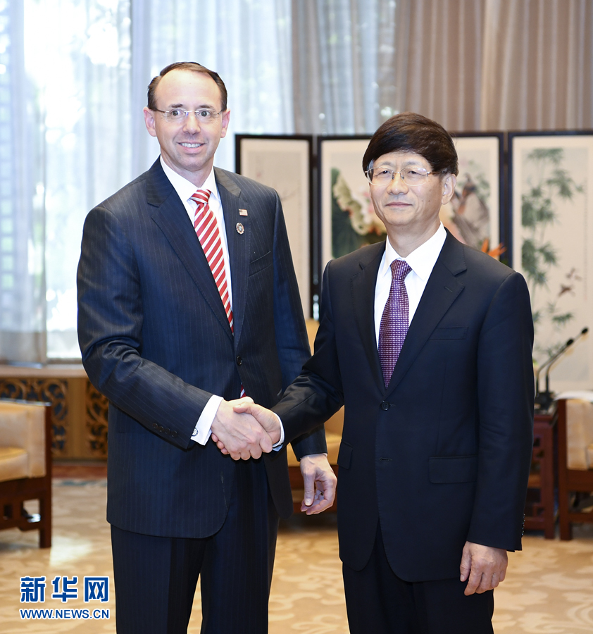 9月26日，中共中央政治局委員、中央政法委書記孟建柱在北京會見來華出席國際刑警組織第86屆全體大會的美國司法部常務副部長羅森斯坦。新華社記者 張領 攝