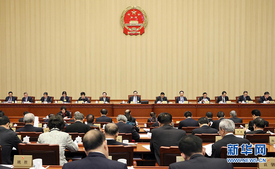 12月23日，十二屆全國人大常委會第三十一次會議在北京人民大會堂舉行第二次全體會議。張德江委員長出席。 新華社記者劉衛(wèi)兵攝