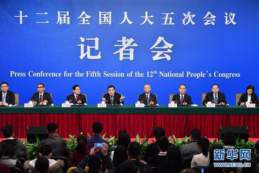 （兩會）（1）全國人大教科文衛(wèi)委主任委員柳斌杰等就&ldquo;人大監(jiān)督工作&rdquo;答記者問