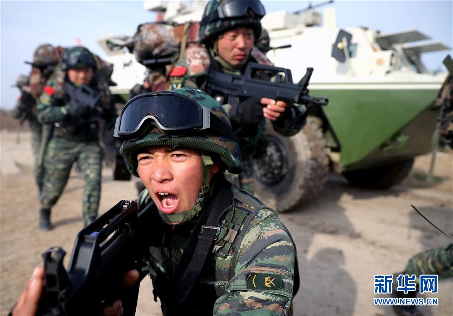 （軍事）（1）野外實戰(zhàn) 磨礪&ldquo;刀鋒&rdquo;