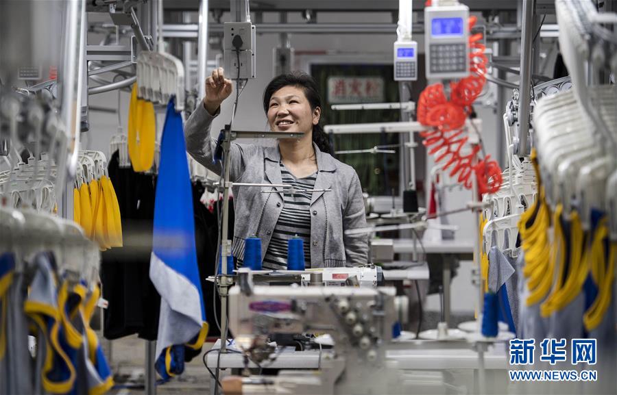 (新華全媒頭條·兩會精神看落實·圖文互動)(5)適應(yīng)發(fā)展新方位 奮進(jìn)決勝長征路