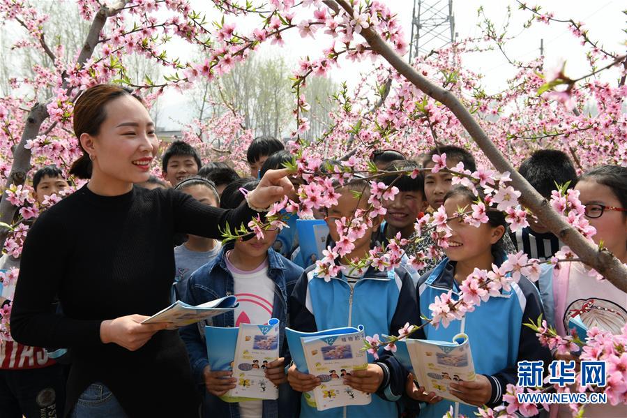 (新華全媒頭條·兩會精神看落實·圖文互動)(3)適應(yīng)發(fā)展新方位 奮進(jìn)決勝長征路