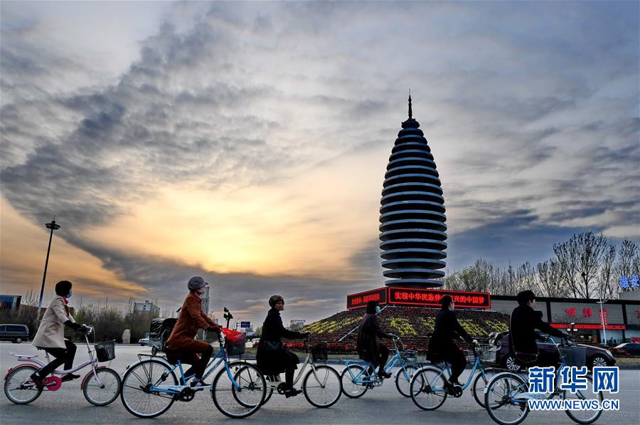 （新華全媒頭條&middot;圖文互動）（1）奮進新時代　建設(shè)雄安城&mdash;&mdash;以習(xí)近平同志為核心的黨中央謀劃指導(dǎo)《河北雄安新區(qū)規(guī)劃綱要》編制紀實