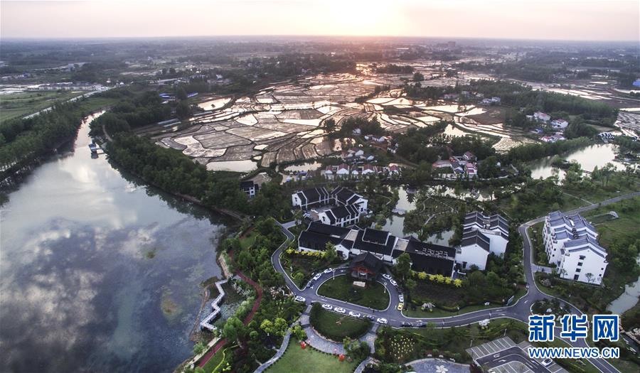 (美麗中國)(7)特色小鎮(zhèn)風(fēng)光美