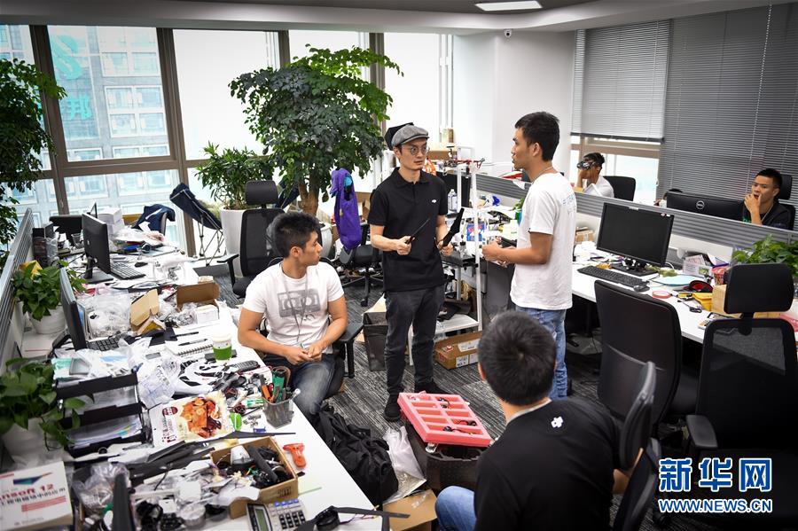 (新華全媒頭條·壯闊東方潮 奮進(jìn)新時代——慶祝改革開放40年·圖文互動)(7)從追趕時代到引領(lǐng)時代——從深圳發(fā)展奇跡看中國改革開放40年