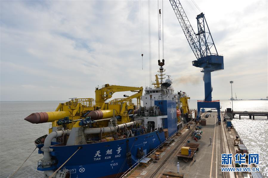(圖文互動(dòng))(6)我國(guó)自主研發(fā)的疏浚重器“天鯤號(hào)”首次試航成功