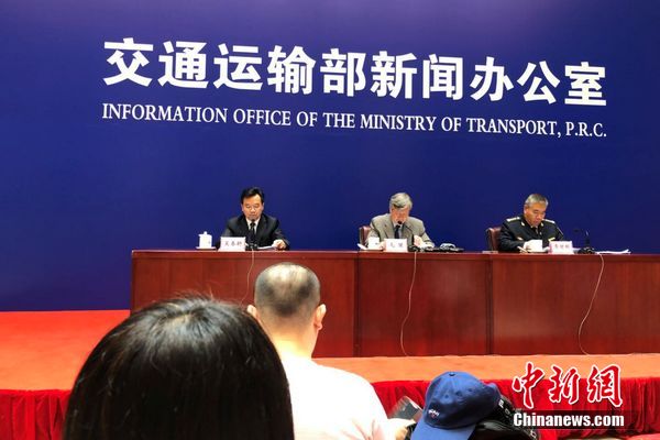 交通運(yùn)輸部6月份例行新聞發(fā)布會(huì)現(xiàn)場(chǎng)。 程春雨 攝
