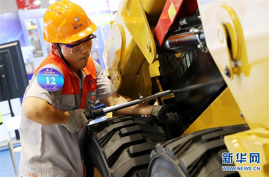 （新華全媒頭條&middot;圖文互動）（8）上下合力，聚力破障，開辟&ldquo;大國工匠&rdquo;建設新格局