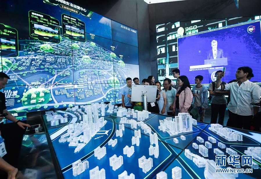 （大江奔流&mdash;&mdash;來自長江經(jīng)濟(jì)帶的報(bào)道&middot;新華全媒頭條&middot;圖文互動(dòng)）（9）擘畫新時(shí)代中國發(fā)展新坐標(biāo)&mdash;&mdash;深入推動(dòng)長江經(jīng)濟(jì)帶發(fā)展述評