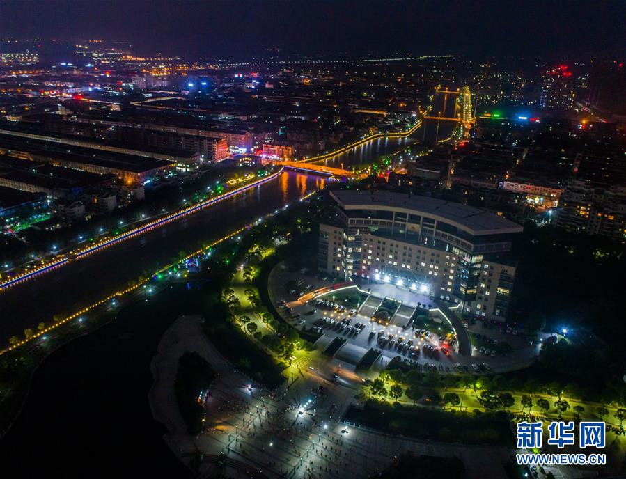 （壯闊東方潮 奮進(jìn)新時(shí)代&mdash;&mdash;慶祝改革開(kāi)放40年&middot;圖文互動(dòng)）（5）&ldquo;斜杠青年&rdquo;楊建平：&ldquo;我是時(shí)代的幸運(yùn)兒！&rdquo;