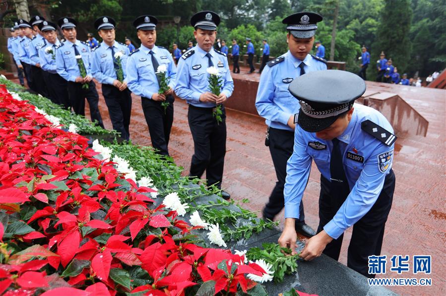 （新華全媒頭條&middot;圖文互動）（9）致敬英烈 捍衛(wèi)榮光&mdash;&mdash;寫在英雄烈士保護法實施后首個烈士紀念日