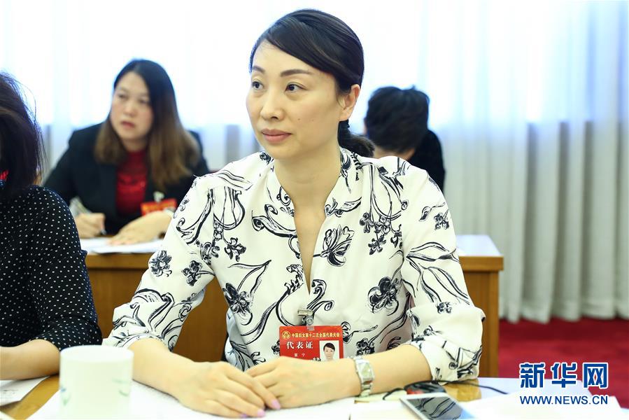 (關(guān)注婦代會(huì))(2)放飛巾幗夢(mèng)想 共襄復(fù)興偉業(yè)——中國(guó)婦女十二大各代表團(tuán)認(rèn)真學(xué)習(xí)黨中央致詞