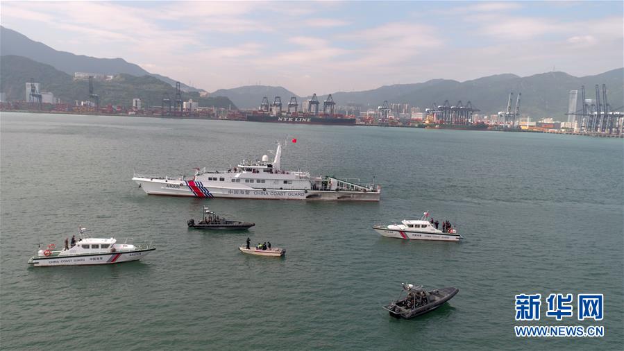 (新時(shí)代國門行·圖文互動(dòng))(3)深圳:“拓荒牛”犁出“美麗春天”