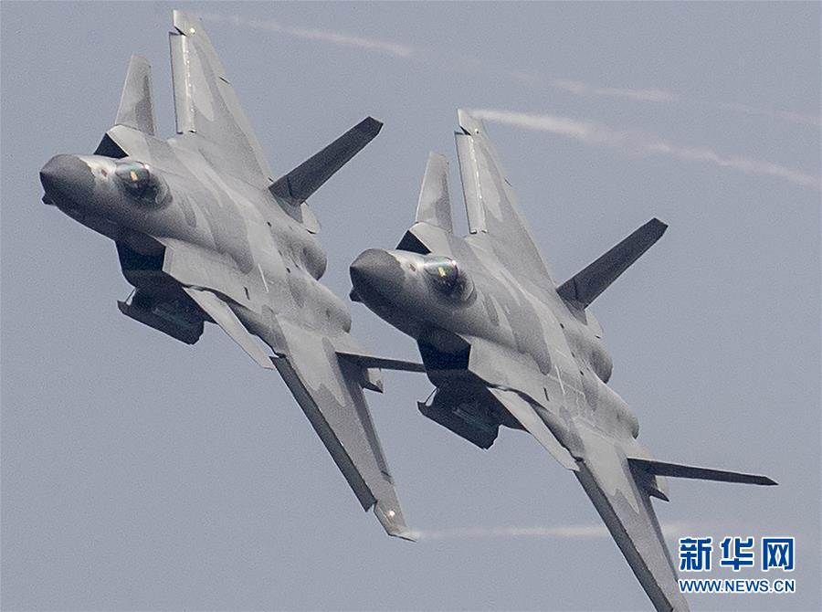 (軍事)(1)殲-20戰(zhàn)機進行展示 震撼獻禮空軍成立紀念日