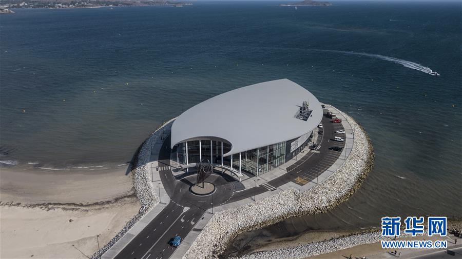 （新華全媒頭條&middot;圖文互動(dòng)）（2）特稿：深化周邊友好　共促亞太繁榮&mdash;&mdash;寫在習(xí)近平主席出席亞太經(jīng)合組織第二十六次領(lǐng)導(dǎo)人非正式會(huì)議，對(duì)巴布亞新幾內(nèi)亞、文萊和菲律賓進(jìn)行國事訪問并在巴新同建交太平洋島國領(lǐng)導(dǎo)人會(huì)晤之際