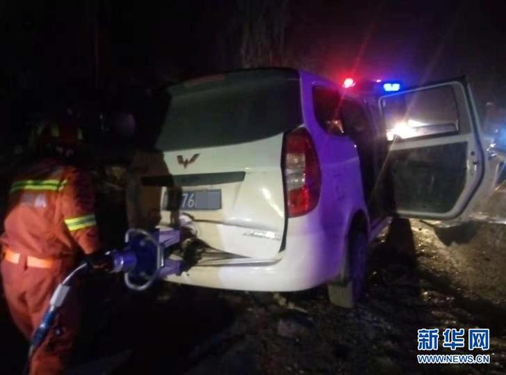 (新華網(wǎng))西安發(fā)生一起交通事故 已致10人死亡