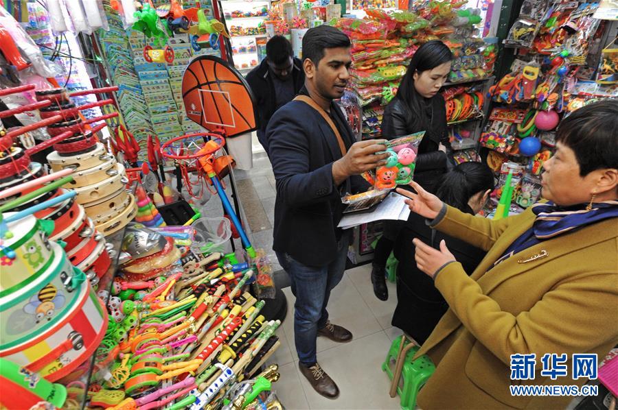 （在習(xí)近平新時(shí)代中國(guó)特色社會(huì)主義思想指引下&middot;慶祝改革開放40周年&middot;協(xié)調(diào)發(fā)展）（新華全媒頭條&middot;圖文互動(dòng)）（2）協(xié)調(diào)發(fā)展：奏響全面建成小康社會(huì)交響曲