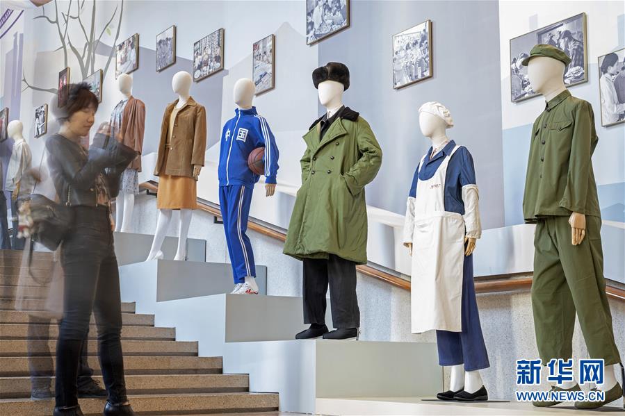 （社會(huì)）（4）&ldquo;偉大的變革&mdash;&mdash;慶祝改革開(kāi)放40周年大型展覽&rdquo;觀者如云